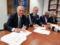 Komendant Wojewódzki Policji w Opolu oraz Marszałek Województwa Opolskiego podpisują List Intencyjny