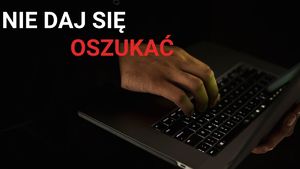 Na zdjęciu widać rękę, laptopa oraz napis NIE DAJ SIĘ OSZUKAĆ.