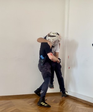 policjanci podczas ćwiczeń