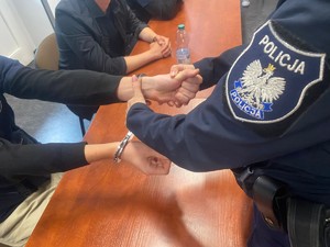 Kolorowe zdjęcie - studenci na komendzie
