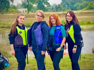 KOLOROWA GRAFIKA - kobiety podczas spotkania
