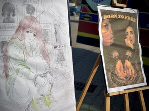 młodzież oraz funkcjonariusze podczas wspólnych działań